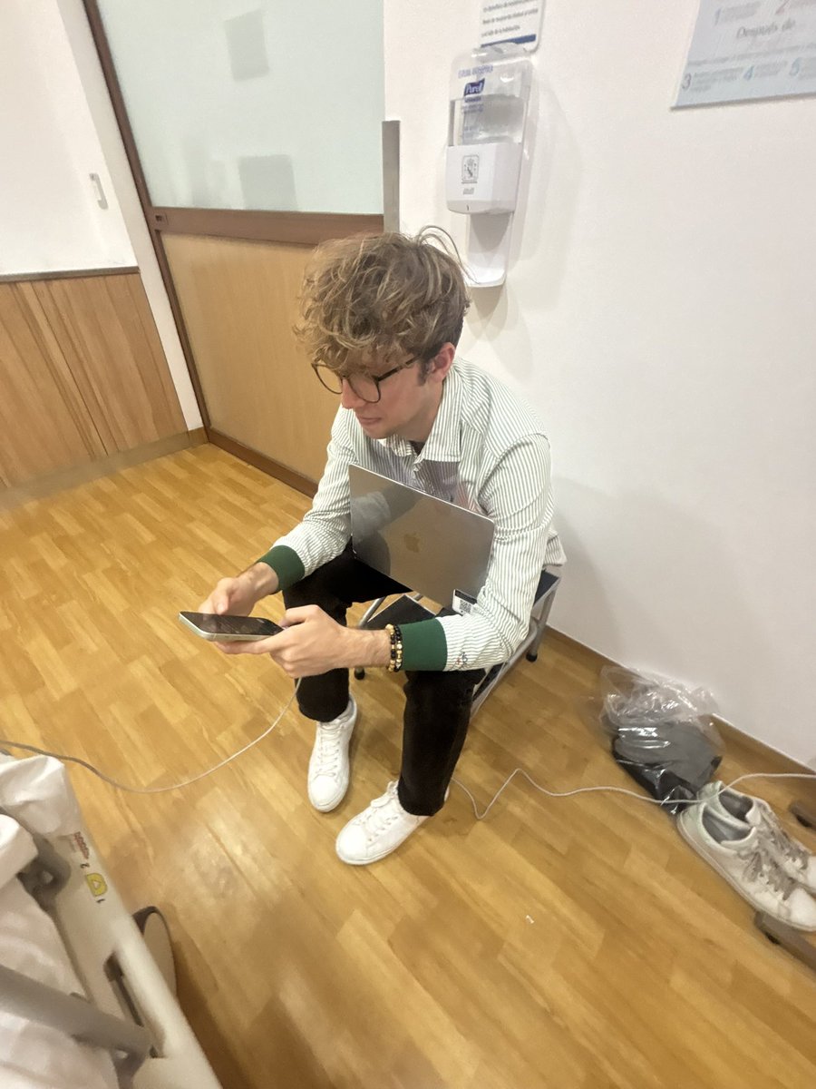 rosieaHQ's tweet photo. fun fact while making this launch vid I was in the cdmx ER in anaphylactic shock..
 Soar team dosnt take off days 😇📲 ✈️ https://t.co/ew6vtTrdKF