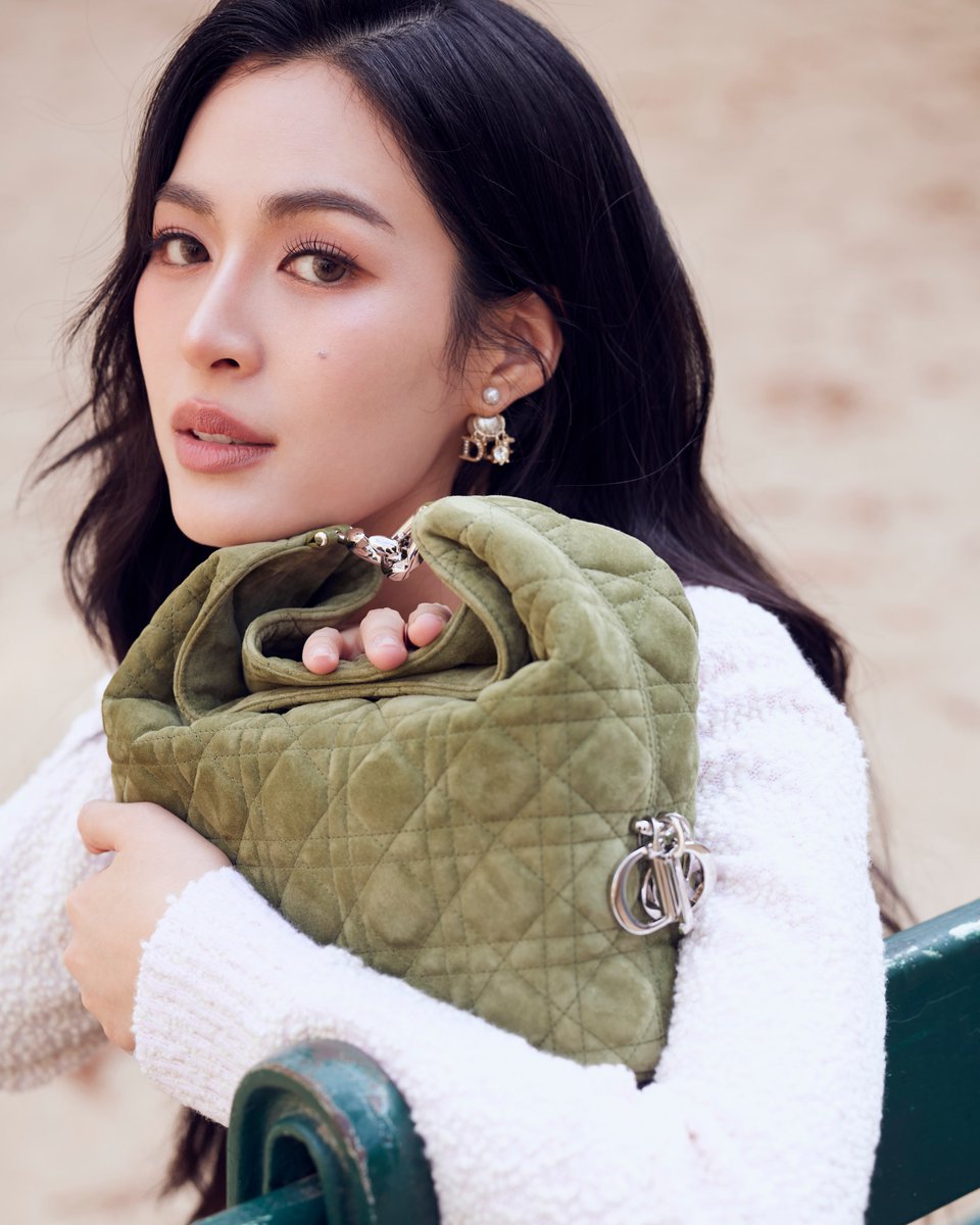 CineFocu's tweet photo. Lingling Kwong topped the celebrity rankings at Paris Fashion Week, capturing 24.31% Share of Voice (via Onclusive). https://t.co/AcWCb5II8P