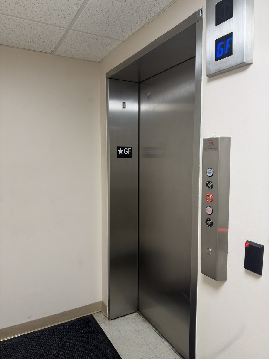 JupiterrJazz's tweet photo. Finally a gluten free elevator https://t.co/YartrTUMKH
