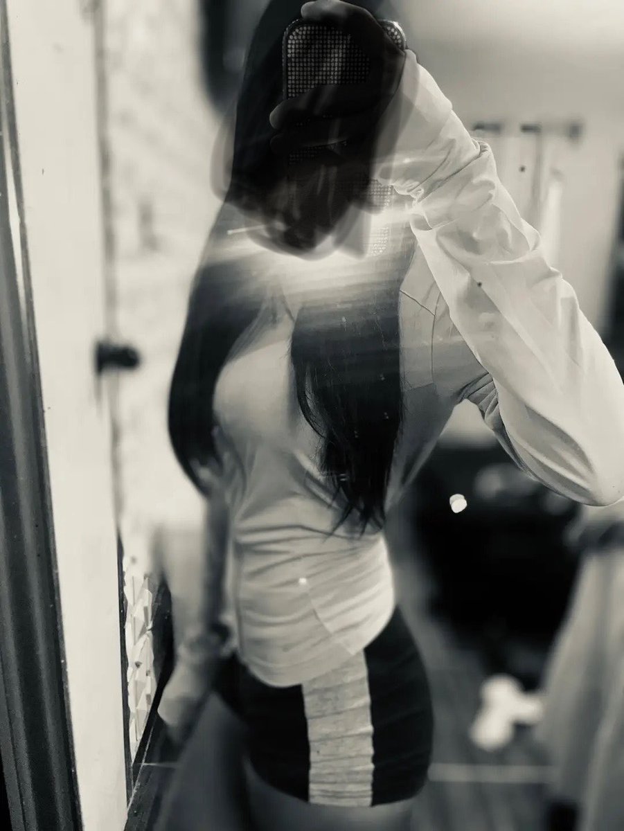 Valentina67so's tweet photo. Me combina la ropa ? https://t.co/sw96DfpoV3