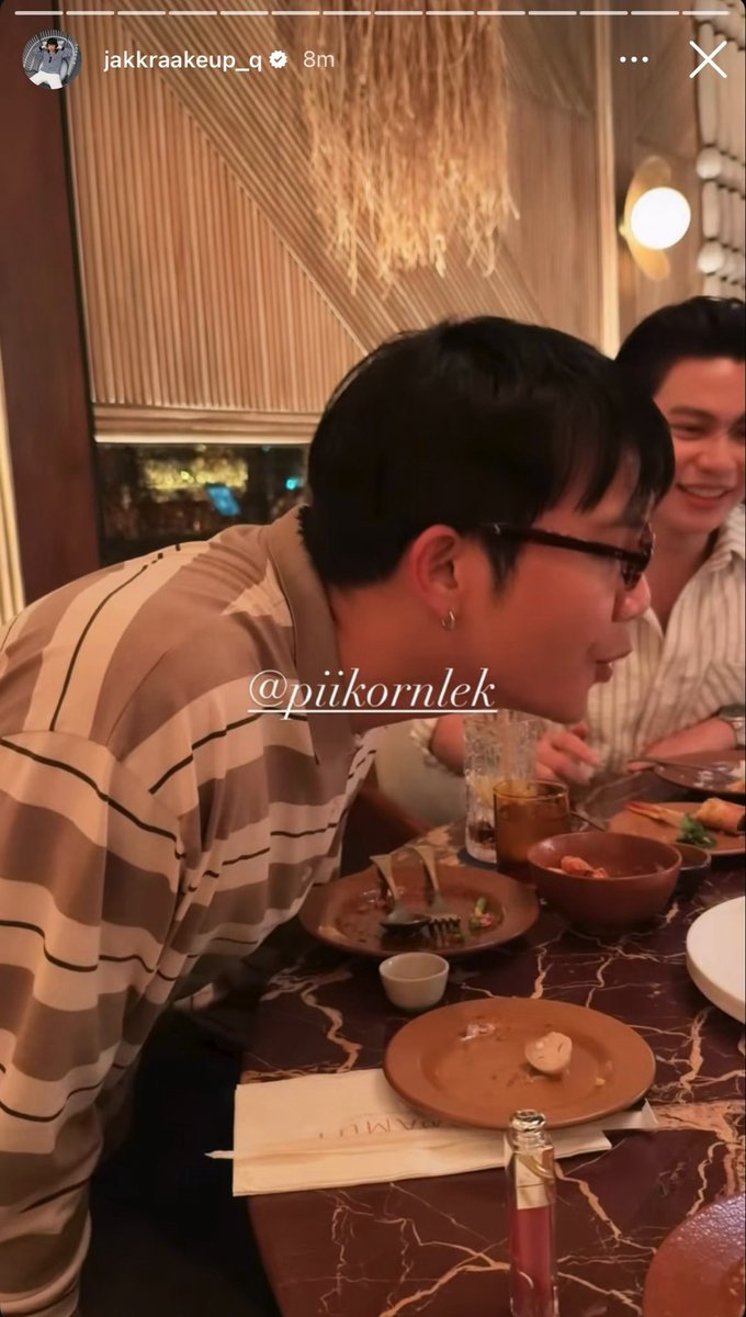 userunknowbabe's tweet photo. วิลเลี่ยมเอส check in วันเกิดพี่เล็กน้า วิลเลี่ยมน่ารักจังอะ วันนี้วิ่งงานหนักมาก ๆ แต่ยังมาโผล่งานวันเกิดพี่เล็ก วิลเลี่ยมใส่ใจคนรอบตัวมาก ๆ เลยอะ เด็กคนนี้น่ารักจังเลย  (╥ ᴗ ╥)

#WilliamEst https://t.co/ptuOWoVawn