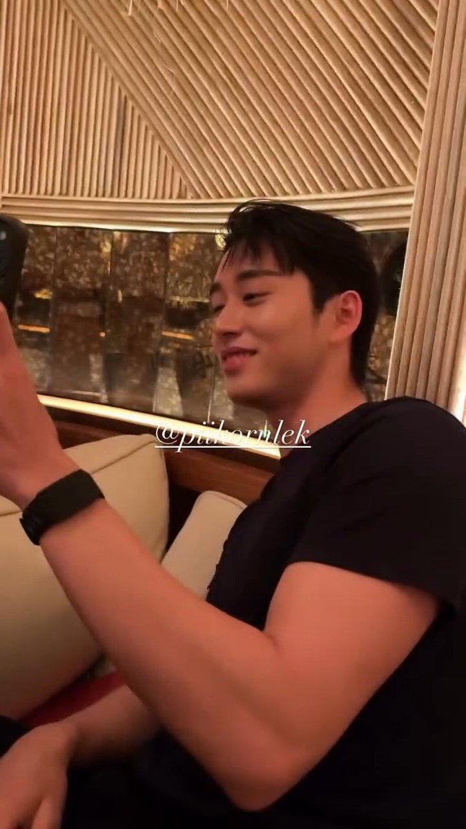 appch__'s tweet photo. วิลเลี่ยมใช้ชีวิตเหมือนthe flash ฮีวาร์ปไปมาทั้งวันได้ไง5555555555555555555

#WilliamEst https://t.co/0IWGjmXufW