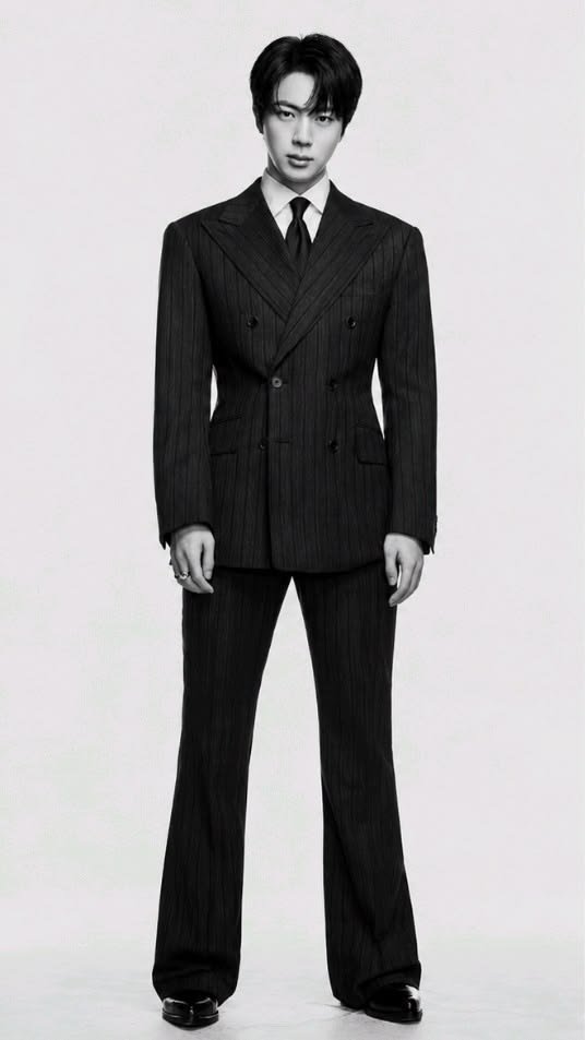 jinspam_'s tweet photo. "your standards are too high" ofc cuz seokjin is 179 cm. https://t.co/PepB1zh56Y