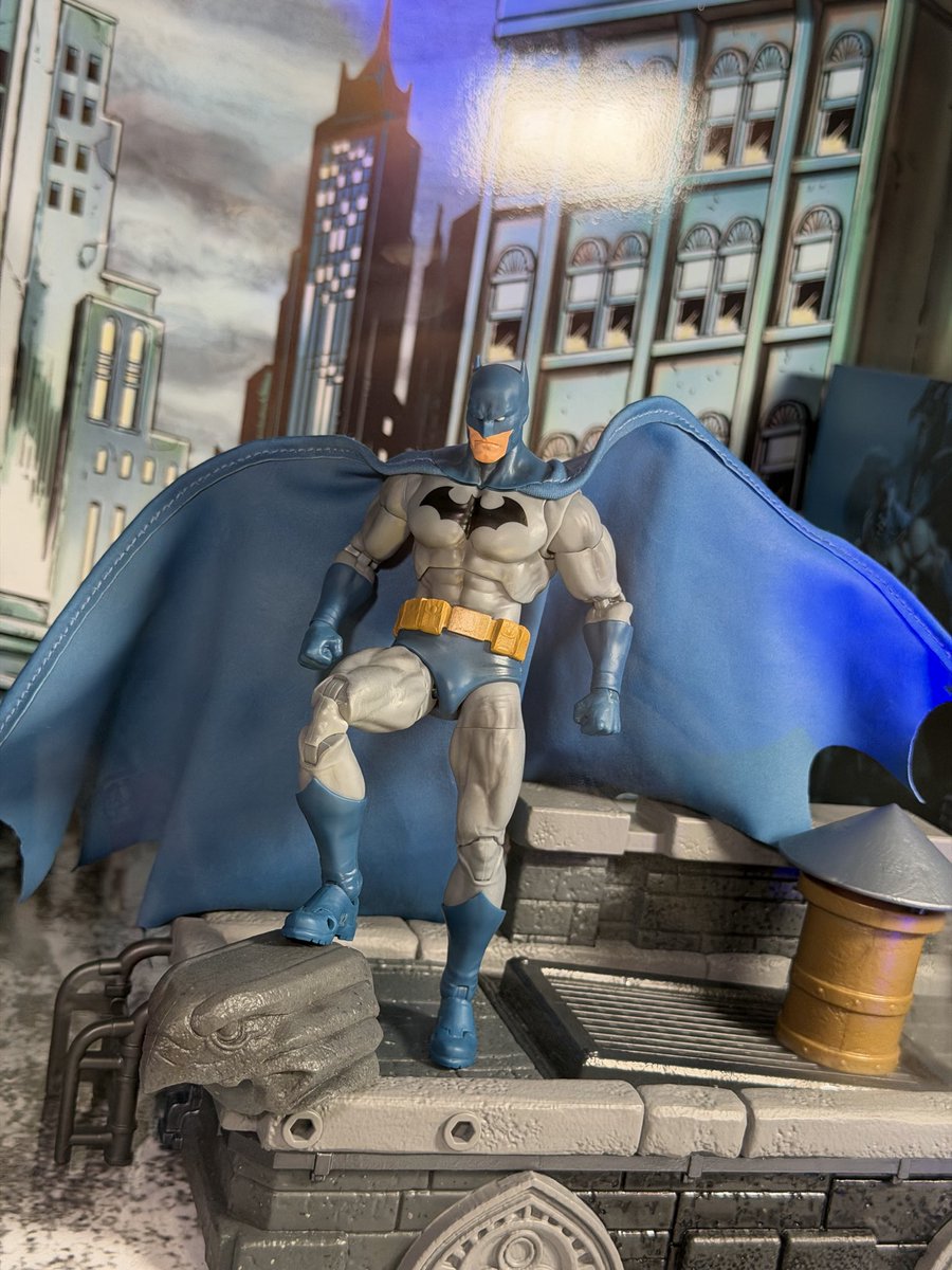 FigureReport's tweet photo. Mattel DC Hush Batman Reveal. Up for preorder on Mattel Creations for $100 -

https://t.co/8PyWxgxaAd https://t.co/oK1ULel8H5