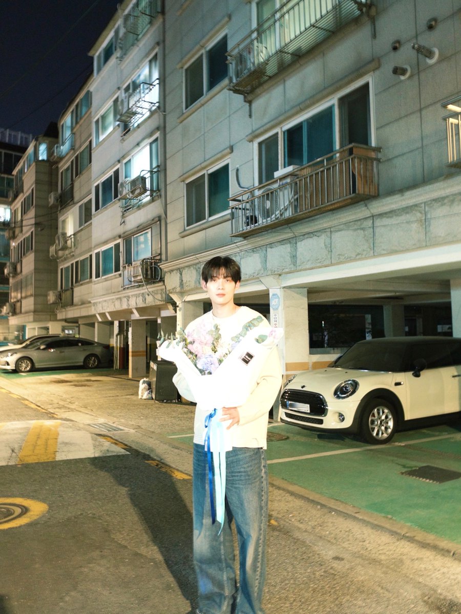 only4yoonsik's tweet photo. 우리 윤식이 오늘 꽃보다남자 컨셉이야?💐 https://t.co/1awA1S4r4G