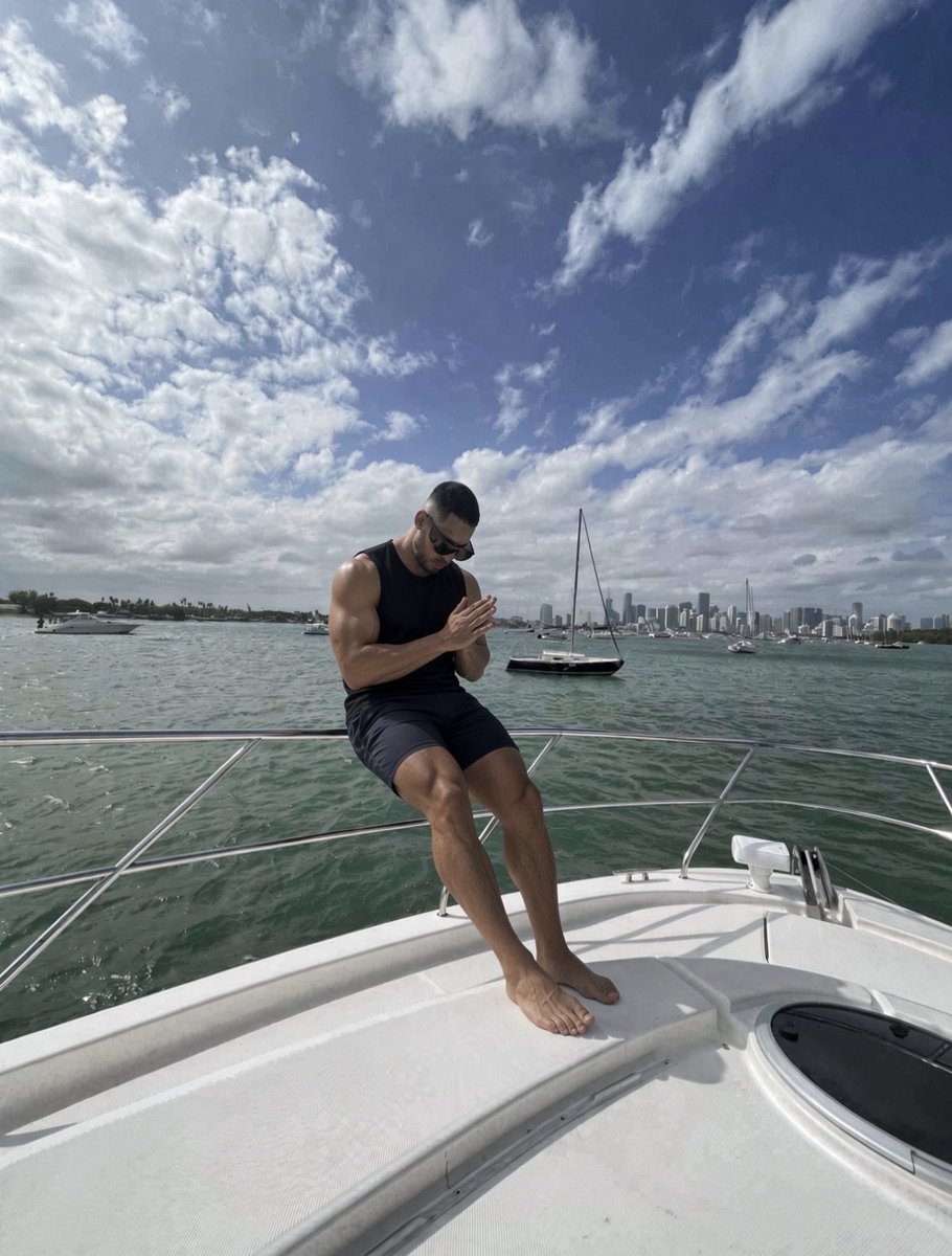 TEAMPEACE__'s tweet photo. RT @Jvnior: Miami, Florida 🇺🇸 https://t.co/UdEitw1xZC