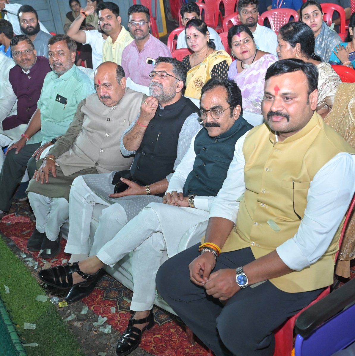 MPRakeshSingh's tweet photo. आज जबलपुर में ‘सेवा संकल्प अभियान’ के अंतर्गत ‘सेवा मेरा योगदान’ कार्यक्रम में आयोजित दिव्यांग क्रीडा उत्सव-2026 में सहभागिता कर खिलाड़ियों का उत्साहवर्धन, सम्मान व संवाद किया।

दिव्यांग खिलाड़ियों का आत्मविश्वास, प्रतिभा और हौसला हम सभी के लिए प्रेरणादायी है।

इस अवसर पर सांसद श्री आशीष दुबे जी, कैंट विधायक श्री अशोक रोहाणी जी, उत्तर-मध्य के विधायक श्री अभिलाष पाण्डेय जी, महापौर श्री जगत बहादुर सिंह ‘अन्नू’ जी, नगर अध्यक्ष श्री रत्नेश सोनकर जी एवं भाजपा प्रदेश कोषाध्यक्ष श्री अखिलेश जैन जी सहित जनप्रतिनिधि एवं गणमान्य नागरिक उपस्थित रहे।

@mpashishdubey
@Ashokrohanibjp
@abhilashBJPmp
@JagatAnnu
@ratneshbjpjbp
@AkhileshJainBJP

#SevaSankalpAbhiyan #SevaMeraYogdan
#jabalpur #BJP4MP #madhyapradesh