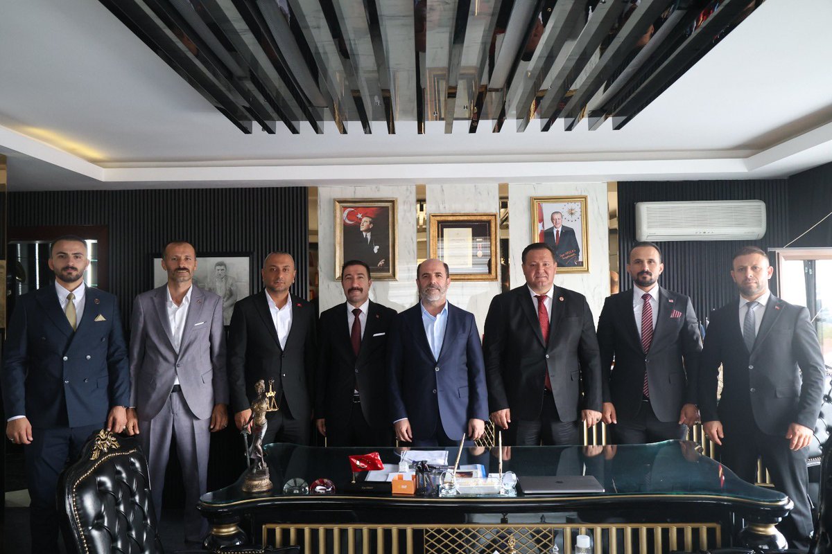 ZiyaSozen's tweet photo. Doğu ve Güneydoğudan Güvenlik Korucularımızı temsil efen Federasyon ve Dernek Başkanlarınız bizleri Vakfımızın Genel merkezinde ziyaret ettiler. 
Ziyaretlerinden dolayı Sayın Başkanlarımıza teşekkür ederiz. @AsavVakfi https://t.co/ZvmaOI8irM