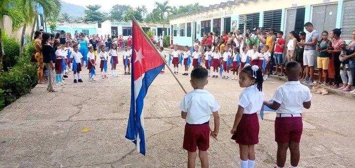 YoneisisJunco's tweet photo. Moncadistas Siempre Listos 
#TercerFrente
#NuestroEsfuerzoEsDiario 
#100AñosJuntoAlmeida https://t.co/oSbPD1aJOs