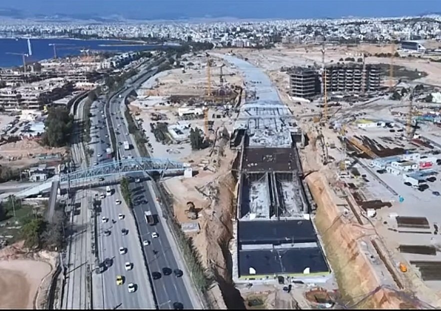 thomas310773562's tweet photo. Γελάω με τους Αθηναίους που θα περνάνε υπογείως την παραλιακή και απο πάνω τους θα παίζει τένις ο Άδωνις.. https://t.co/sUqkuWtU2C