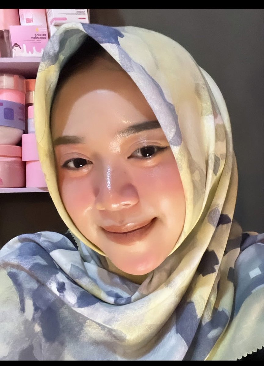 pemujaglowink's tweet photo. Satu dua tigaaa crotzzz😜😜 https://t.co/zF9P1BD1pl
