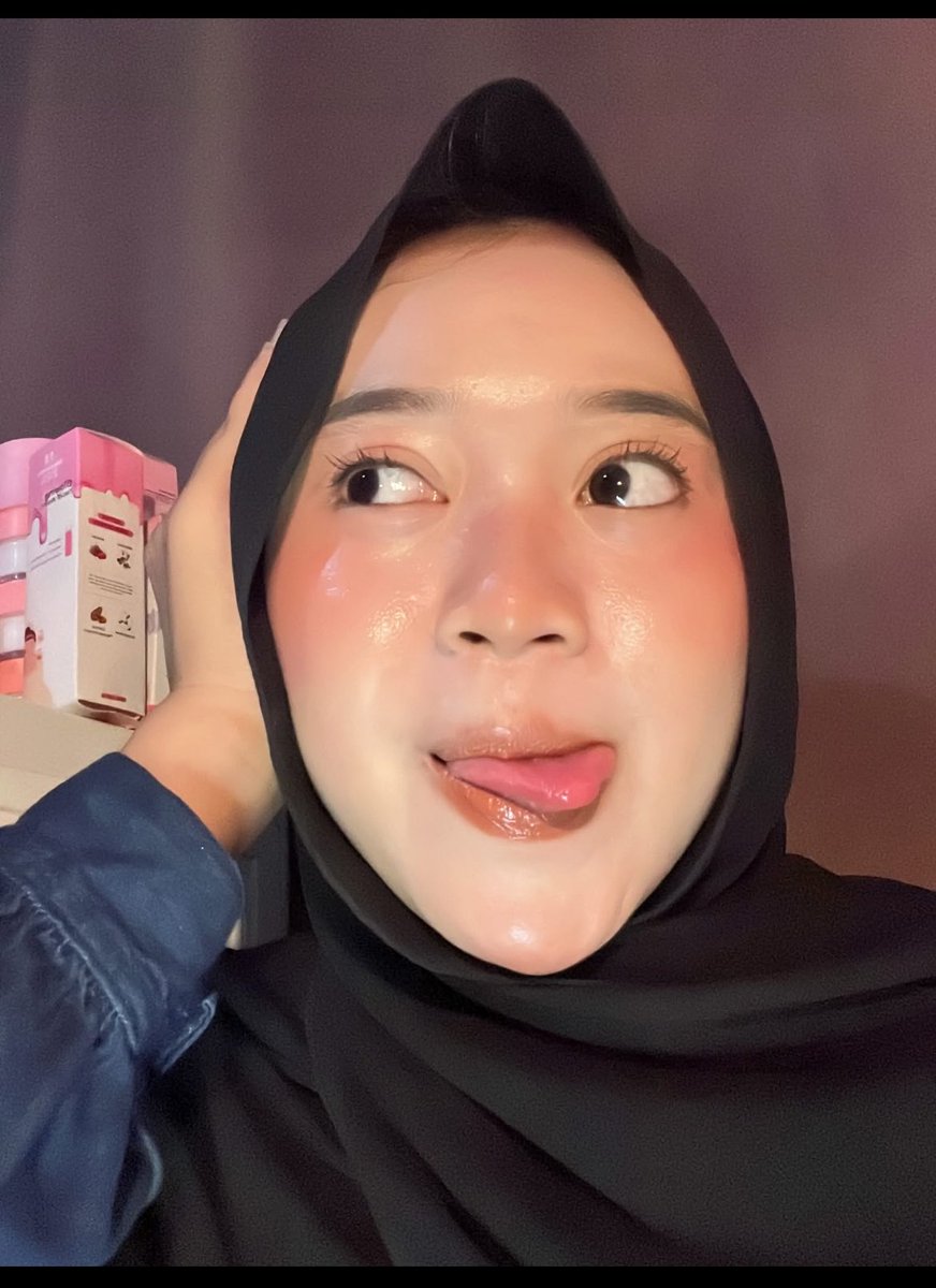 pemujaglowink's tweet photo. Satu dua tigaaa crotzzz😜😜 https://t.co/zF9P1BD1pl