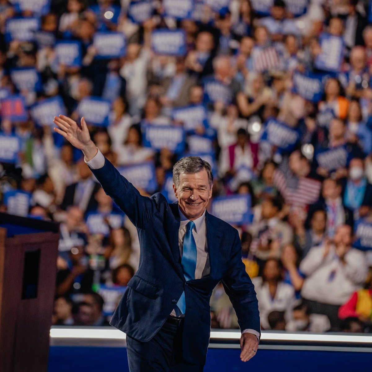 PpollingNumbers's tweet photo. New - Senate poll - North Carolina

🔵 Roy Cooper 53%
🔴 Michael Whatley 46%
🟡 Shannon Bray 2%
🟡 Michael Dublin 0%

East Carolina University Center for Survey Research - LV - 10/3 https://t.co/pfLDfSvavp