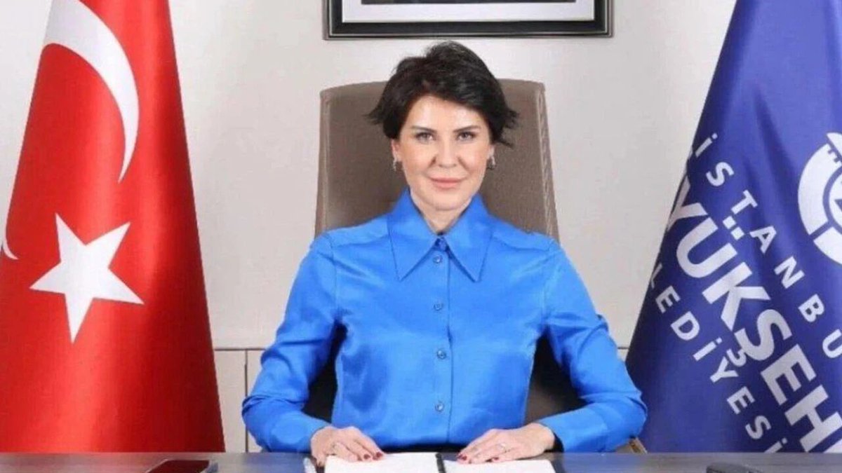 kenan_kiran's tweet photo. Tutuklu olan Medya A.Ş. Genel Müdürü Fatoş Pınar Türker, İBB Başkan Danışmanı ve Medya AŞ Yönetim Kurulu Başkanı Murat Ongun'a tepki gösterdi: 

“Biz 19 aydır tek bir kuruşa leke sürmeden cezaevinde yatıyoruz; arkada siz böyle işler yapıyordunuz da bizim haberimiz yok muydu? Ayıp değil mi bize?”

(“İmamoğlu çıkar amaçlı suç örgütü"ne ilişkin davanın duruşmaları sürüyor.)