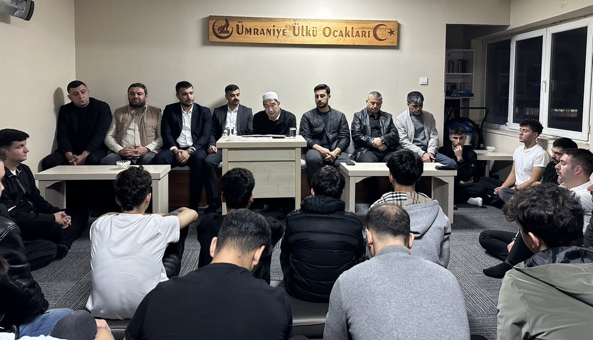 Ocakumraniye's tweet photo. Ümraniye Ülkü Ocakları olarak haftalık Kur’an-ı Kerim tilavetimizi gerçekleştirdik.

Yakın zamanda kaybettiğimiz Suat Birbil, Batuhan Kalyoncu ve Mahinur Çelik’i rahmet ve dualarla yâd ettik.

Şehadetinin yıl dönümünde Ülkücü Şehidimiz Mustafa Pehlivanoğlu’nu da dualarla andık. https://t.co/GRX3NN7JF0