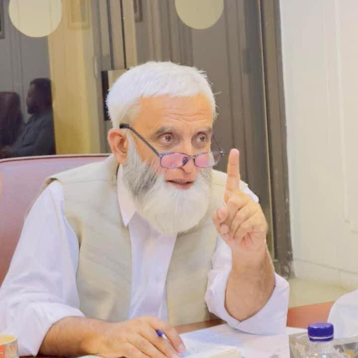 SenatorMushtaq's tweet photo. یہ نامعلوم کون ہیں،جو ممبران اسمبلی/صوبائی وزراء کو اغواءکرتے ہیں اور صوبائی وزراء کے حجروں / گھروں پر فائرنگ کرتے ہیں؟؟؟؟
نامعلوم کے ہاتھوں ممبر صوبائی اسمبلی عبدالسلام کے اغواء اور صوبائی وزیر عبدالکریم کے حجرے پر فائرنگ کی مذمت کرتا ہوں۔۔
اگر یہاں عدلیہ کے نام پر انصاف دینے کا کوئی ادارہ موجود ہے تو ان سے نوٹس لینے کا مطالبہ کرتاہوں۔۔
پاکستان رائٹس موومنٹ