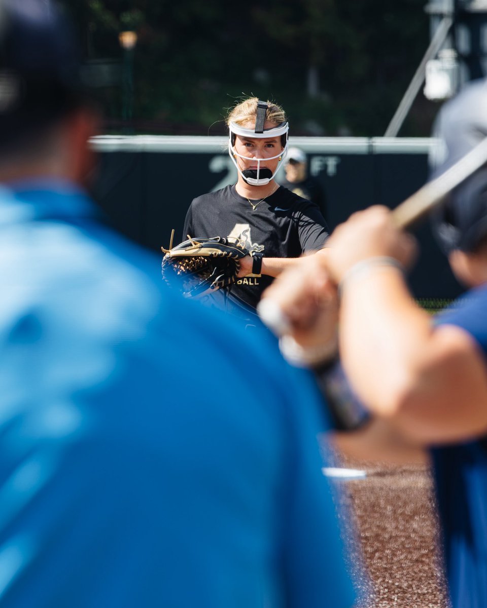 ArmyWP_Softball's tweet photo. Our favorite fall ball frames 🍂🥎📸

#GoArmy https://t.co/djxzt22Dzn