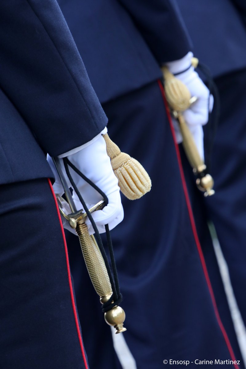 ENSOSP's tweet photo. ⚔️ Une épée, un engagement : servir la population.
Soir de cérémonie pour la Fips 26, promotion « Sophie Fleurquin ». https://t.co/vXPrDD2hOz