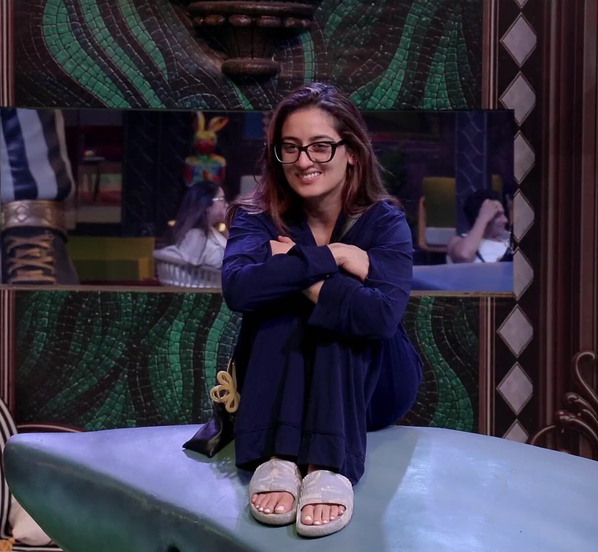 Deepakxrcb007's tweet photo. 2 kachori,1 chai 
Uditi singh cutipie❣️ 😌
#UditiSingh
#BB20 https://t.co/4DXdWmmrIp