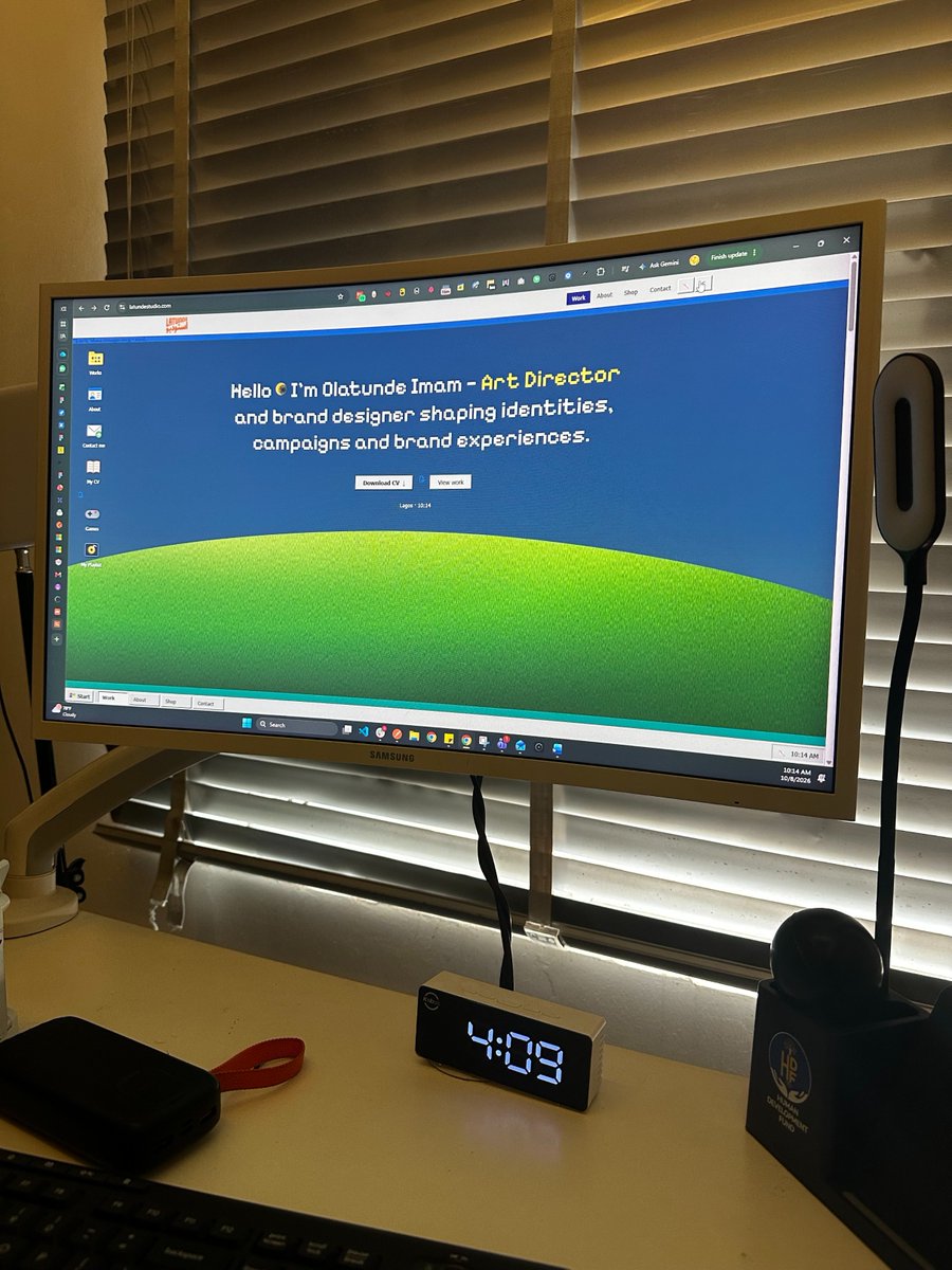 MandyBillz's tweet photo. After way too much procrastination, I finally built my portfolio. 😭

Made it feel like me, added some fun features and little details along the way.

https://t.co/F2DCZDyqCD https://t.co/F5CVFMUvFW