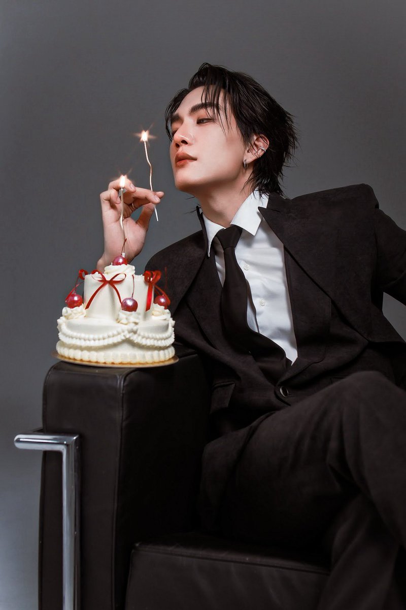 Yong_yutt's tweet photo. 30 แล้วจะเป็นคนจริงจังเจอะแจ๊ะร้องเพลงทิงจา จิงโจ้จ๊ะเรามาจ๊ะทิงจ้า 

#Boatyongyut https://t.co/8FD0abNn6O
