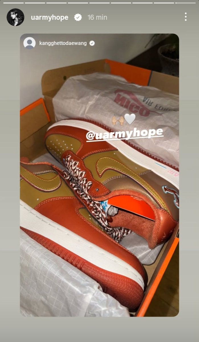 thvhobies's tweet photo. hobi tipo gracias por su compra y por su confianza más clientes satisfechos, no sé queden sin los suyos tengo pedido abierto chicas JAJJAJAJ https://t.co/mOvV60lIyu