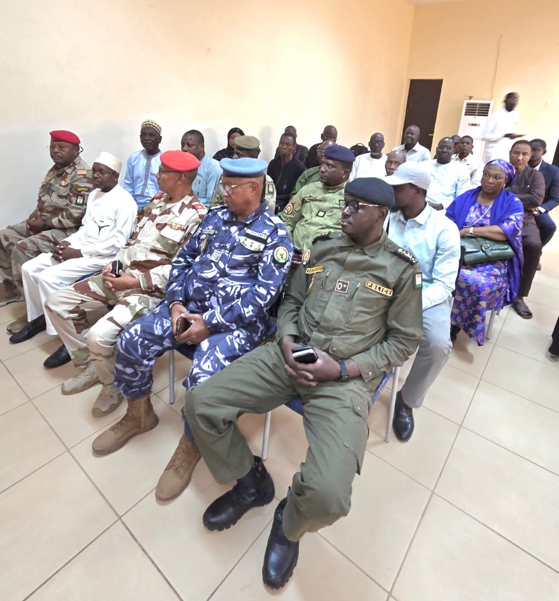 PnudNiger's tweet photo. 📍#Tahoua | Lancement ce matin de l’atelier de réflexion consacré à la mise en place d’un système de suivi post-carcéral et à l’élaboration de l’Indice de Réinsertion Sociale (IRS). Une étape importante du projet #PRESPEN du #PNUD, financé par le Royaume des Pays-Bas, pour promouvoir une réinsertion durable et réduire les risques de récidive. 🇳🇪🤝🇳🇱
@alexanderdecroo @UNDPAfrica