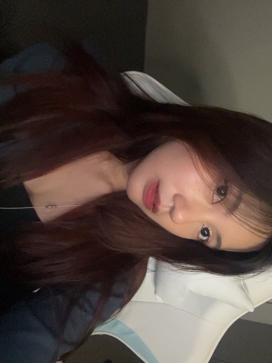 indiraseruni__'s tweet photo. trimssss live roblox nya taadiii!!!! aku gak jadi makan sapo tahu trnyata jam 12 tutup😔😔😔💔 https://t.co/XQTuSUHGoN