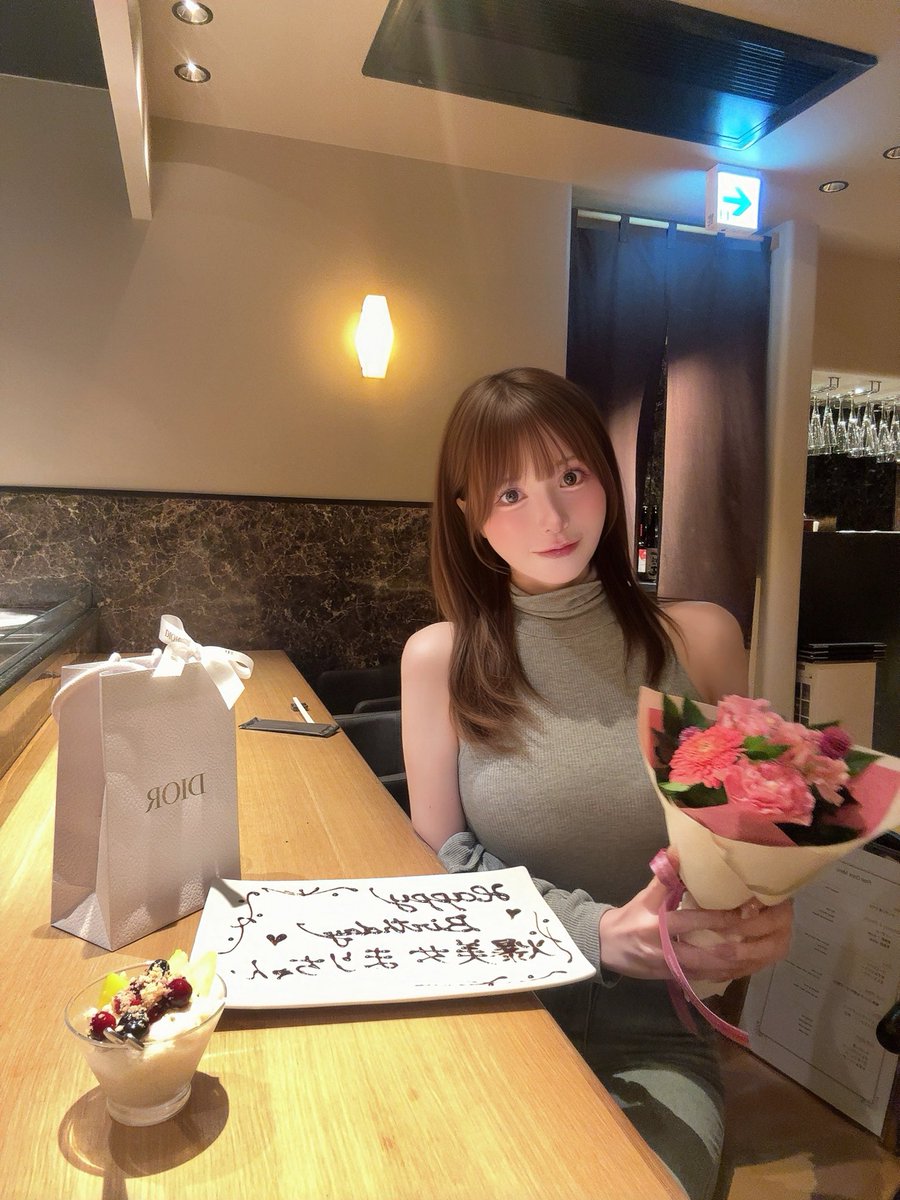 31歳になりました！！！
お祝いしてくれる人がいるって幸せ💐🤍 https://t.co/0TgaPxgJt5