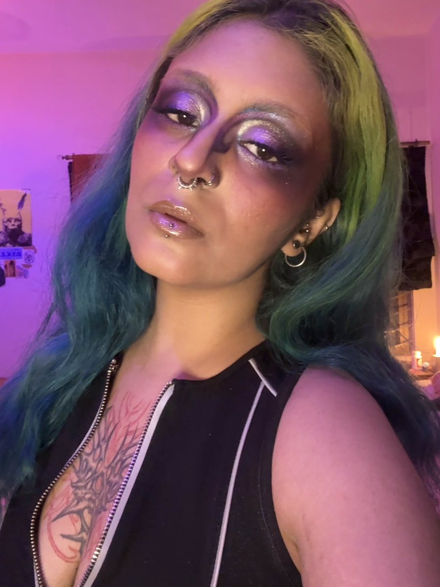 normalestbrain's tweet photo. happy intl lesbian day i love being a high femme lesbian,,, forever grateful for lesbianism for letting me reconnect w my femininity in a way that doesnt make me wanna die,,, being a lesbian literally saved my life :3 <3 https://t.co/6RHqskJhfb
