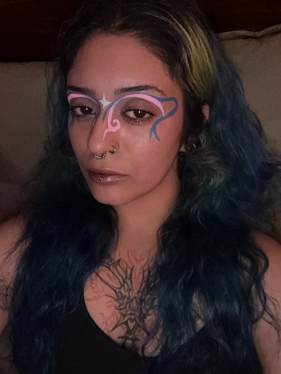 normalestbrain's tweet photo. happy intl lesbian day i love being a high femme lesbian,,, forever grateful for lesbianism for letting me reconnect w my femininity in a way that doesnt make me wanna die,,, being a lesbian literally saved my life :3 <3 https://t.co/6RHqskJhfb