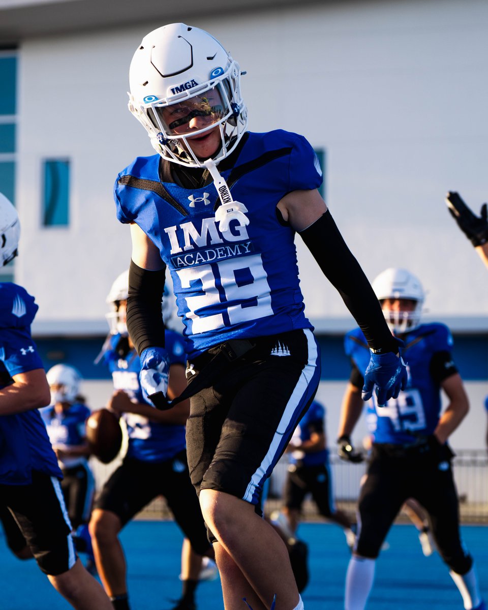 IMGAFootball's tweet photo. Until the final whistle. 🏈

IMG Academy Football student-athletes compete for every snap while continuing to develop the skills, football IQ, and experience needed for the next level. https://t.co/UsEHps6hqh