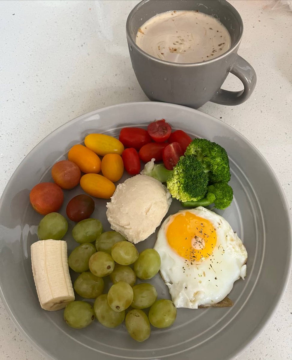 prettyblossom70's tweet photo. pretending i enjoy this restriction #breakfast #diet https://t.co/C7cRl098K2
