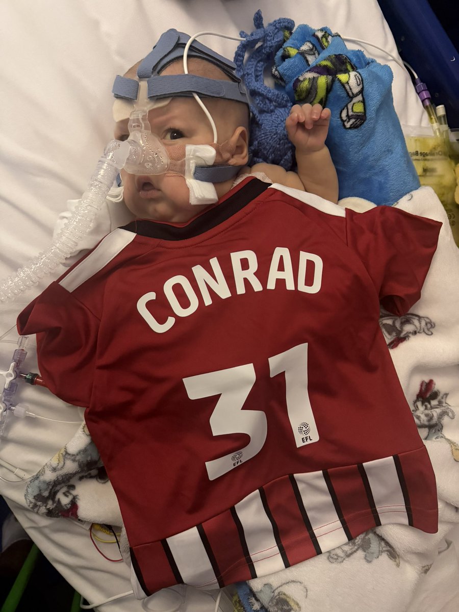 JshSmth__'s tweet photo. If any #twitterblades could help me out, it would be greatly appreciated! ❤️ ⚔️ 
@SheffieldUnited @The_Bladesman @SheffUnitedWay @Blades_Mad @AllThingsBlades @footballheaven @BladesRamble #SUFC

Thank You! 🙏 ❤️ https://t.co/u2ux1eTV6r