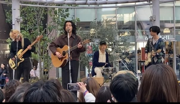 youturn2020's tweet photo. 本日は超うれしい事が1つ

当店のお客さんである高木さん(ボーカル)のバンド「Re:name」が10/9(金)ポニーキャニオンからメジャーデビュー決定

同時にサポートメンバーだったベースの「ひがし」さんが新しくメンバーに加わりメンバーが3人から4人に

新曲「SATISFY」もリリース

良かった〜！
#Rename https://t.co/ZnpuGhl5U7