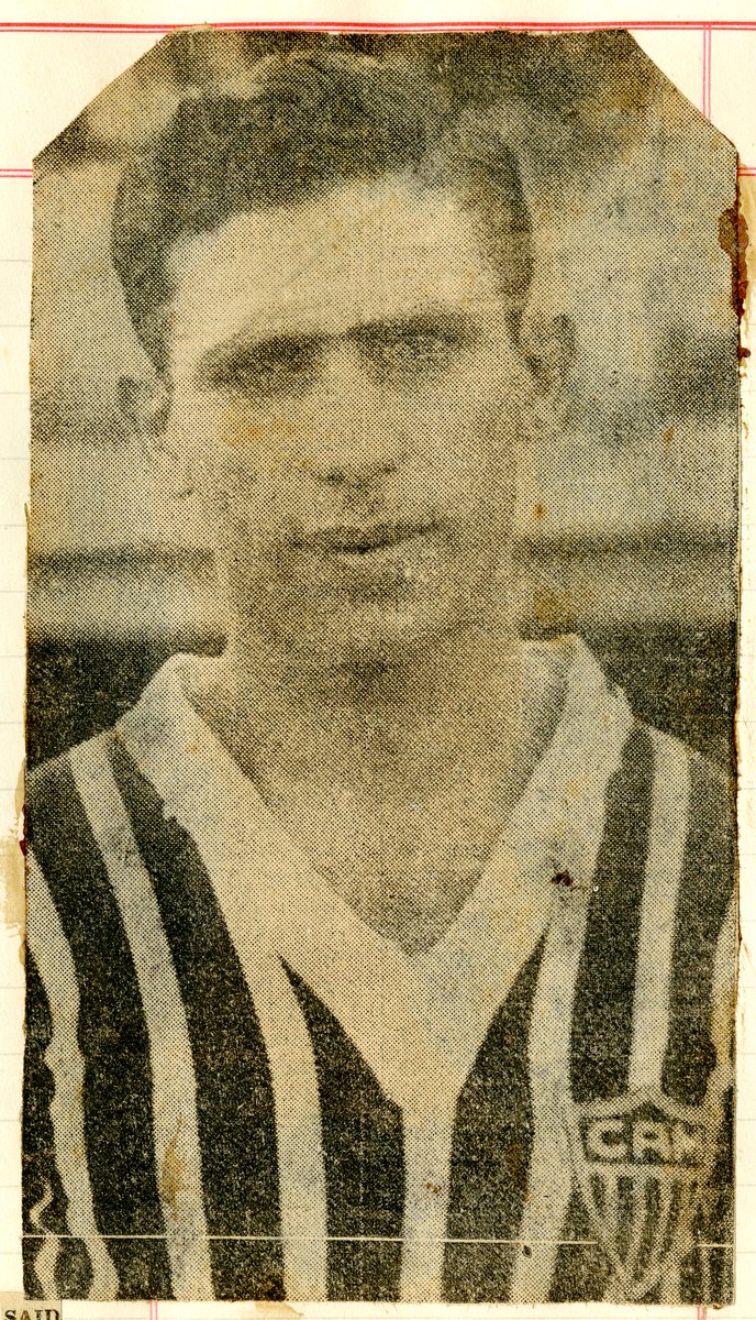 galodigital's tweet photo. 8 de Outubro | Aniversário de Said

Said Paulo Arges nasceu há exatos 121 anos, em Congonhas/MG. Apelidado de "Abi-Chute", Said era um notório goleador, mesmo atuando como meia-direita. Formou o "Trio Maldito" ao lado de Jairo e o lendário Mário de Castro. https://t.co/H5zAk1uBnu