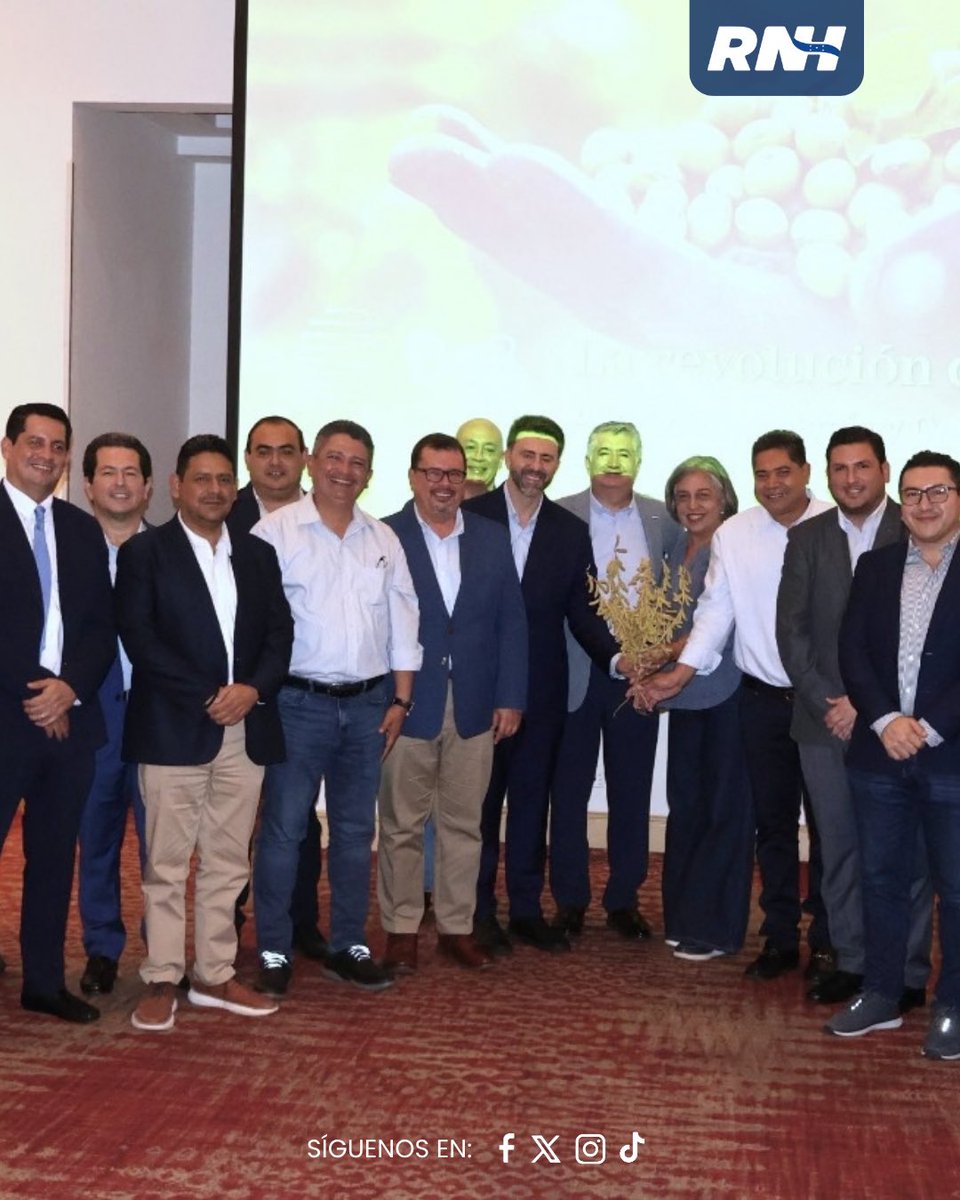 RTNH_Oficial's tweet photo. 🇭🇳🇧🇷 Honduras y la empresa brasileña Be8 exploran oportunidades para producir soya y biodiésel, con el objetivo de atraer inversiones, diversificar la agricultura y generar empleos.
#RNH #UnGobiernoQueHace #SAG #Inversión https://t.co/UyicLKEPxx