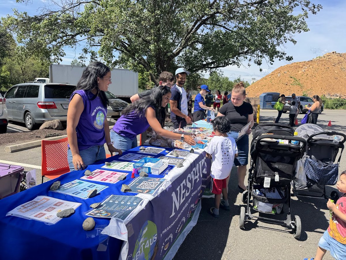 joinnest4's tweet photo. Loved representing at @LoudounHunger #Family #Resource #Fair! Wonderful connecting with local #families & fellow #nonprofit #leaders, sharing resources at our year-round programs & #volunteer #opportunities to #makeadiffference in the #community! #NEST4US https://t.co/2HHsdria2U https://t.co/f5qme4sthQ