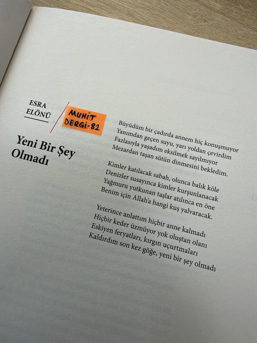 1001kelime's tweet photo. Büyüdüm bir çadırda annem hiç konuşmuyor 

✍🏻 Esra Elönü
📚 Muhit Dergi - 82 / Ekim 2026 https://t.co/WpYzZkNtVe