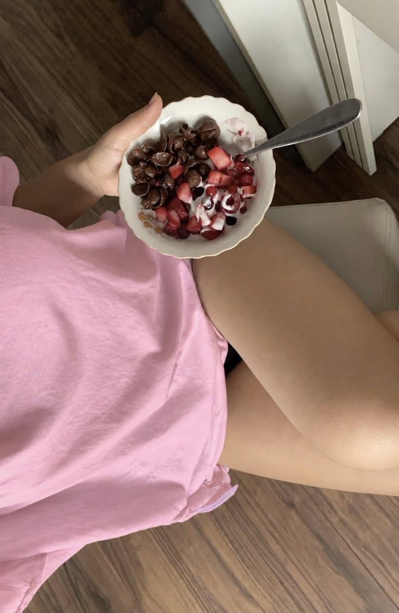 seliniceee's tweet photo. havalar da iyice soğudu ne yiyelim ki https://t.co/JXNZIXoF0X