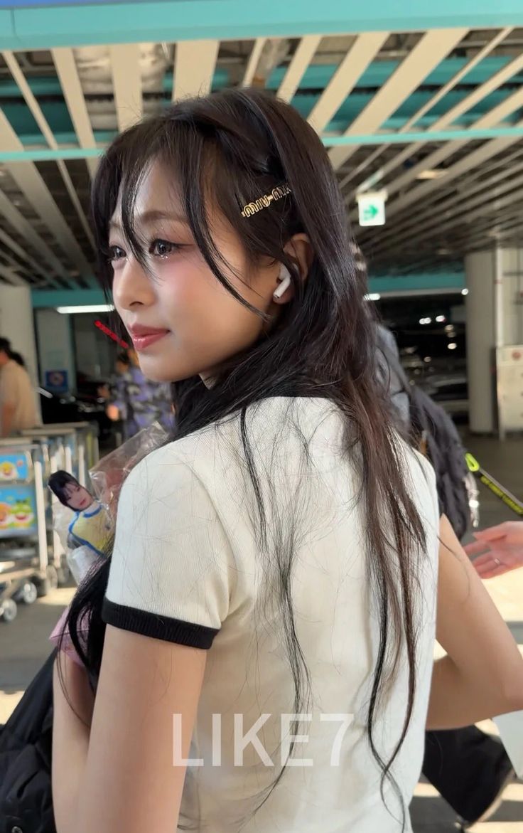 ahyeonpicture's tweet photo. ahyeon is so pretty from any angle https://t.co/M9Cnfj66KY