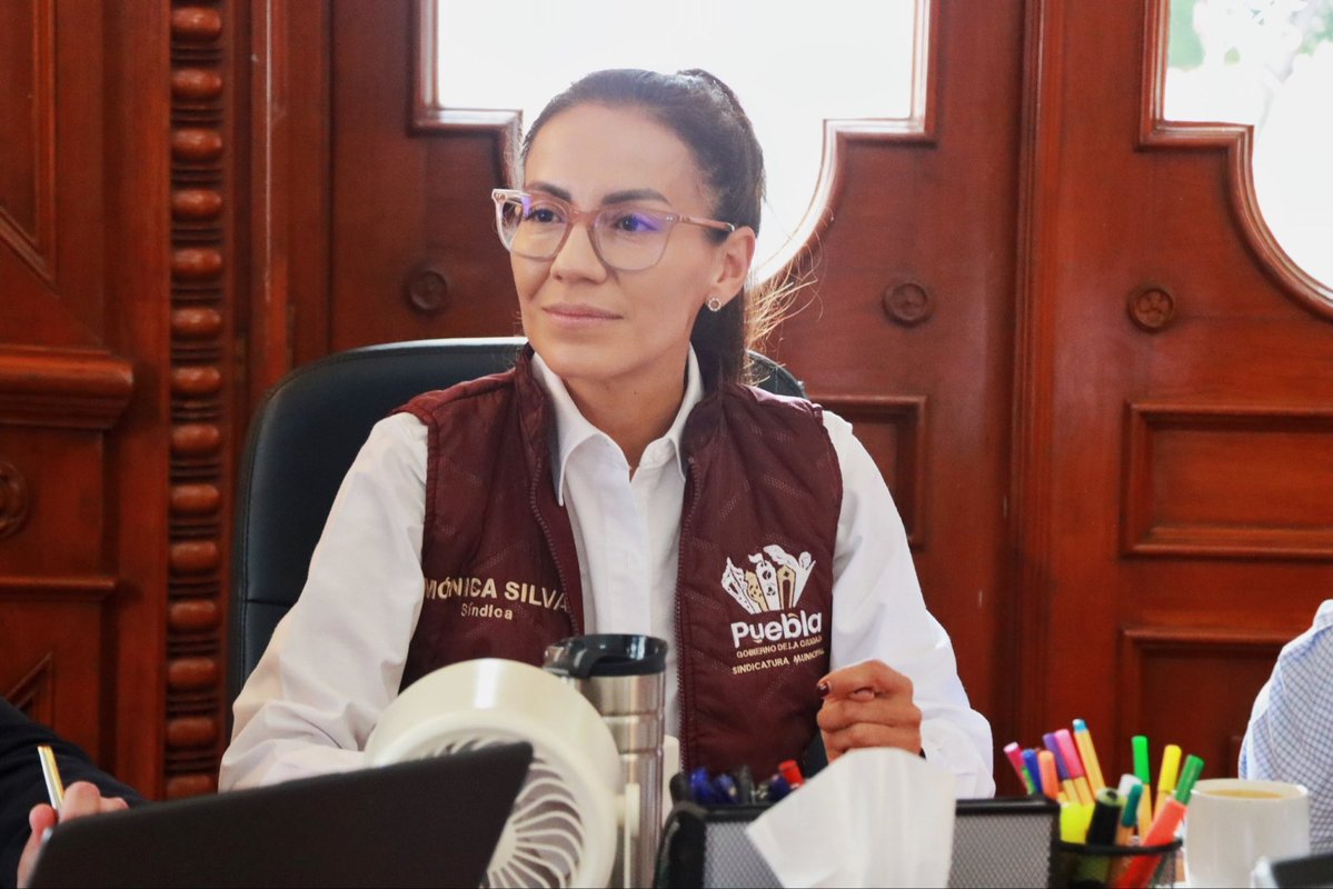 msilvaruiz's tweet photo. Iniciamos este #Jueves con una reunión importante y, como siempre, con la convicción de que cada conversación y cada decisión debe tener un propósito: trabajar por el bienestar de las poblanas y los poblanos. 🤝🏼

Que tengan un excelente día, con mucho ánimo y actitud. ✨

#Puebla #LaCapitalImparable