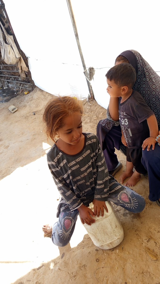 rosaelljama's tweet photo. Je suis très triste. Ma grossesse est fragile, elle ne dure que depuis 14 jours. Je ne reçois rien. Aidez-nous, s'il vous plaît. Nous souffrons de cette crise. Je ne supporte plus cette situation. 😭😭💔🙏 https://t.co/fJSL6vPMmt