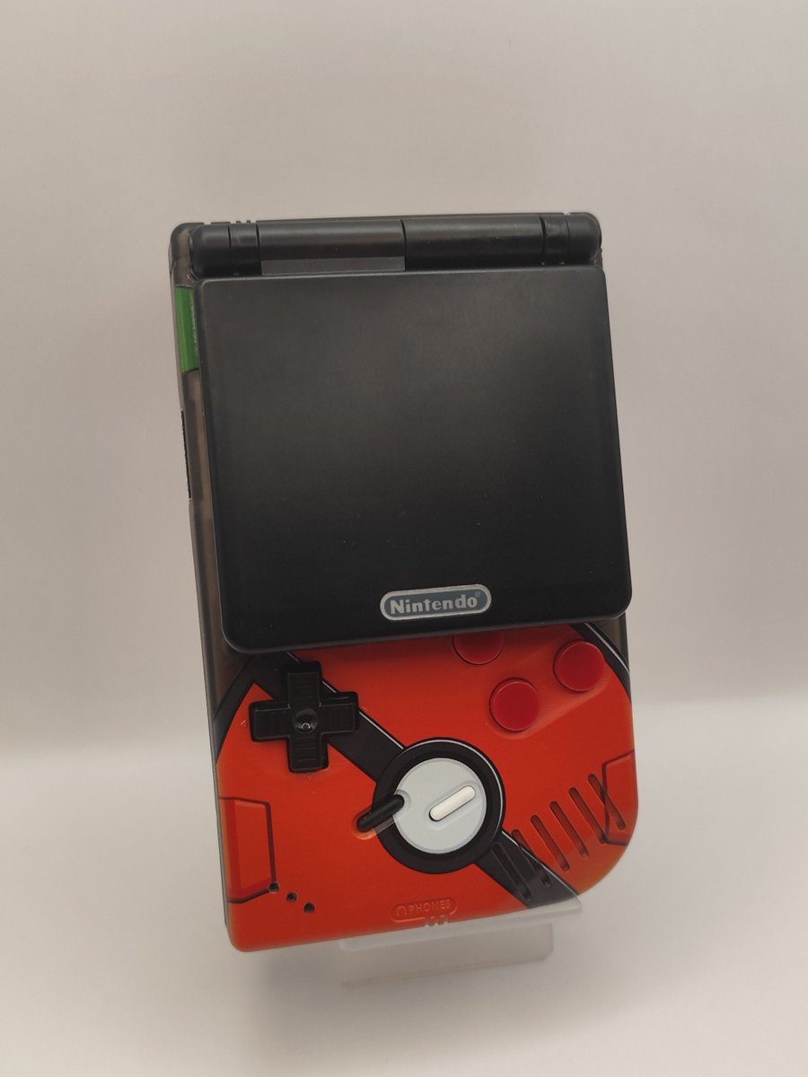 tomvdcr's tweet photo. This weeks build was a Unova pokedex DMG104 for a client, all ready for the weekend. 
Shell uv printed by retroboy_shop on insta https://t.co/PRiZfFet3o