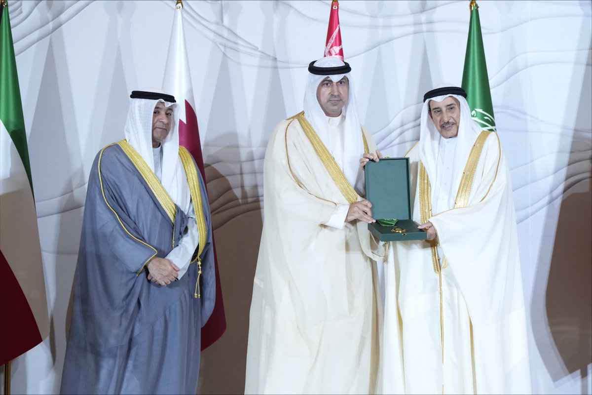 almogaz_'s tweet photo. وكيل وزارة النفط الشيخ د. نمر فهد المالك الصباح : التكريم الخليجي حافز لمواصلة تطوير الأداء الحكومي وتمكين الكفاءات الوطنية

- كُرّم ضمن الكفاءات الوطنية المتميزة بقطاع الخدمة المدنية بدول مجلس التعاون لعام 2026 تقديراً لمسيرته المهنية . https://t.co/cqksCk89cd