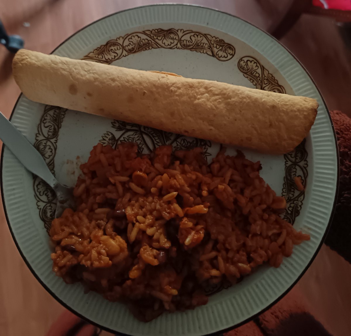 sufferinfemme's tweet photo. OMAD! tomato n chilli kiln basa rice and tomato, ham n cheese wrap :3 455 Cals `⎚⩊⎚´ https://t.co/ntnnuzSgT8