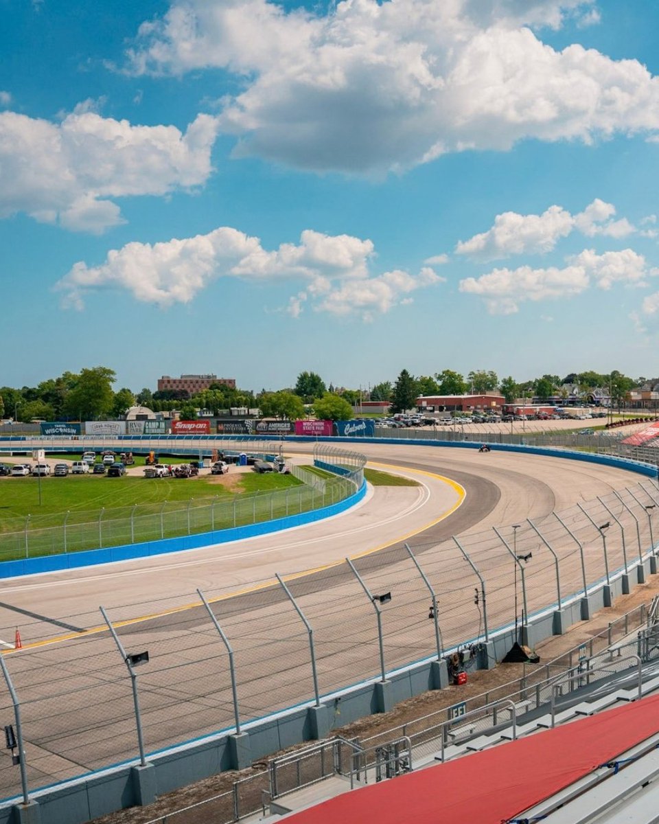 TheMKEMile's tweet photo. The Milwaukee Mile may be empty now, but it won't be that way for long. Don't miss high-speed events throughout October!
🏁 MKE Racing Street Drags 300, October 10
🏁 Thursday Night Thunder, October 15
🏁 Brew City Street Drags, October 24

For more information, visit our website/click the link in our bio: https://t.co/CWhJEYltha