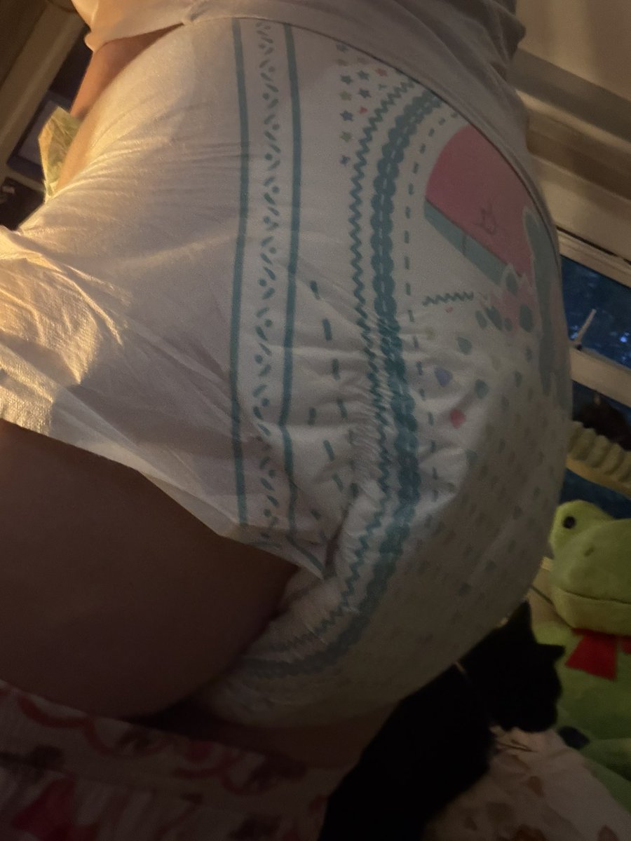 eggxiao's tweet photo. heavy n soggy 

#abdl #diapergirl #diapers #ageplay https://t.co/4bC0S2aJuH