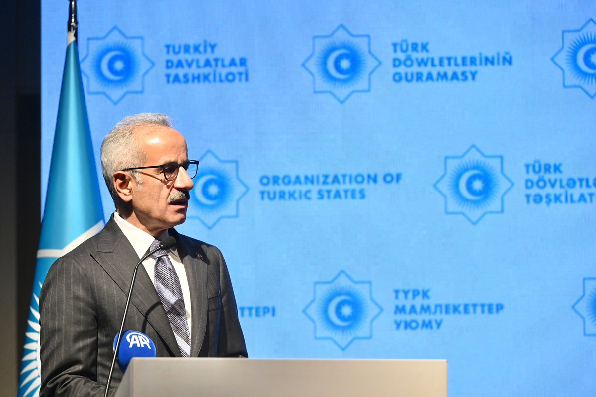 a_uraloglu's tweet photo. Türk Devletleri İşbirliği Günü Resepsiyonu’nda, Türk dünyasının kıymetli temsilcileriyle bir araya geldik. 🤝

Türk Dünyası 2040 Vizyonu doğrultusunda dayanışmamızı, ekonomik iş birliğimizi ve ortak refahımızı büyütecek adımlar atmayı sürdüreceğiz. 🌍

Türk Yüzyılı’nı birlik, dayanışma ve ortak kazanımlar üzerine hep birlikte inşa edeceğiz. 💫

📍İstanbul

#TürkiyeHızlanıyor 🇹🇷
