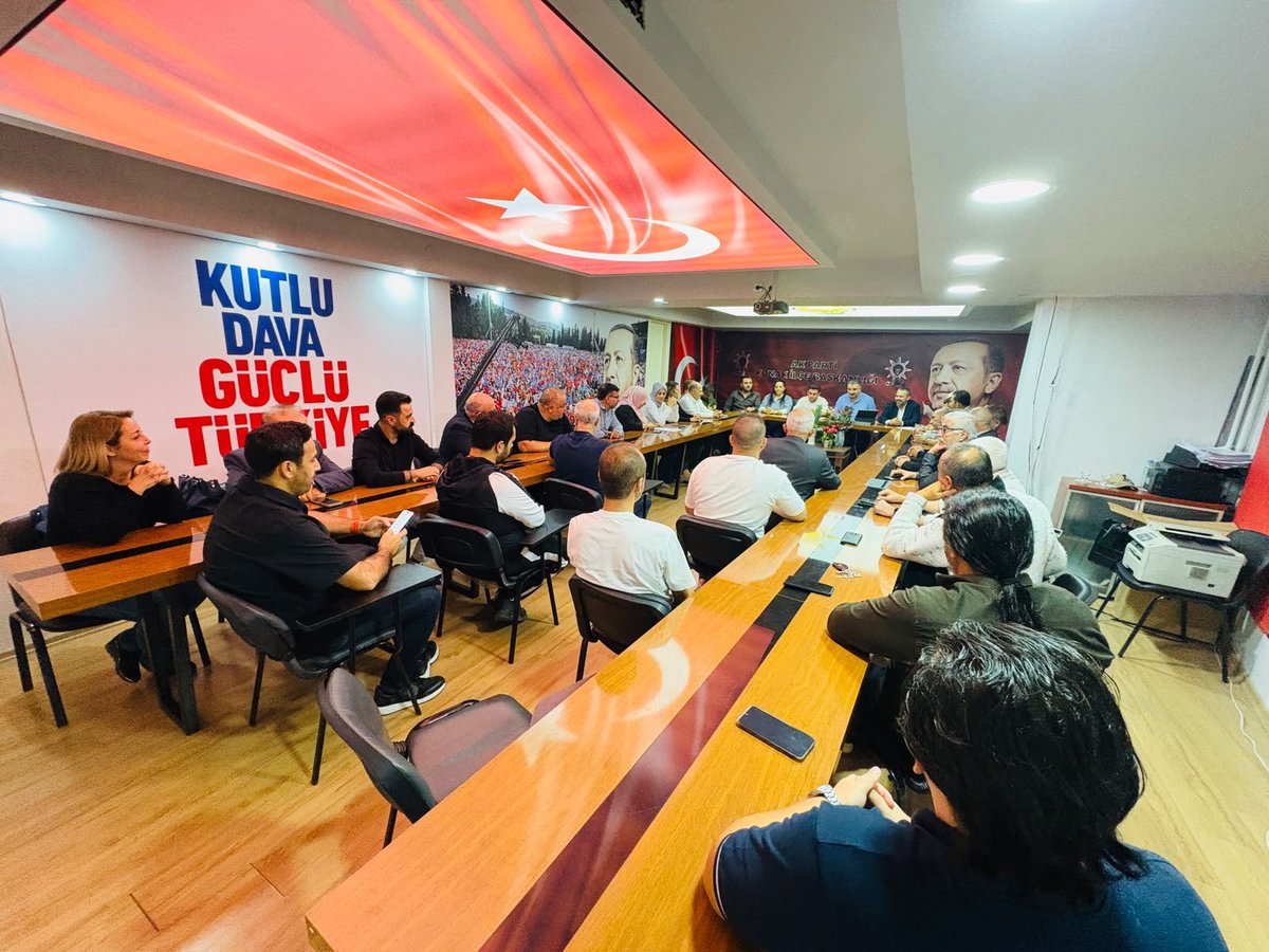 AKPartiKonakTes's tweet photo. Haftalık olağan yönetim kurulu toplantımızı gerçekleştirdik.

@abuyukgumus https://t.co/sHBMrfGl5l